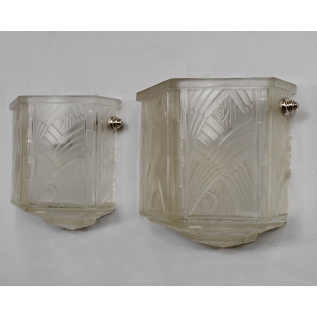 Hettier & Vincent Hettier Vincent & Hanots French Art Deco Frosted Glass Pocket Wall Sconces 1930s - A Pair For Sale - Image 4 of 14