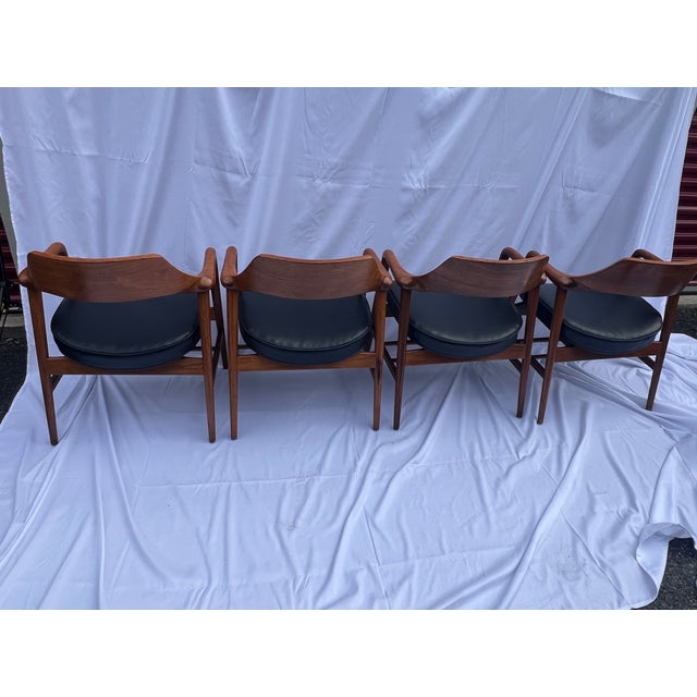 Mid 20th Century Mid 20th Century Vintage Mid Century W. H. Gunlocke Chair Co. Walnut Set of 4 Dining Chairs For Sale - Image 5 of 17