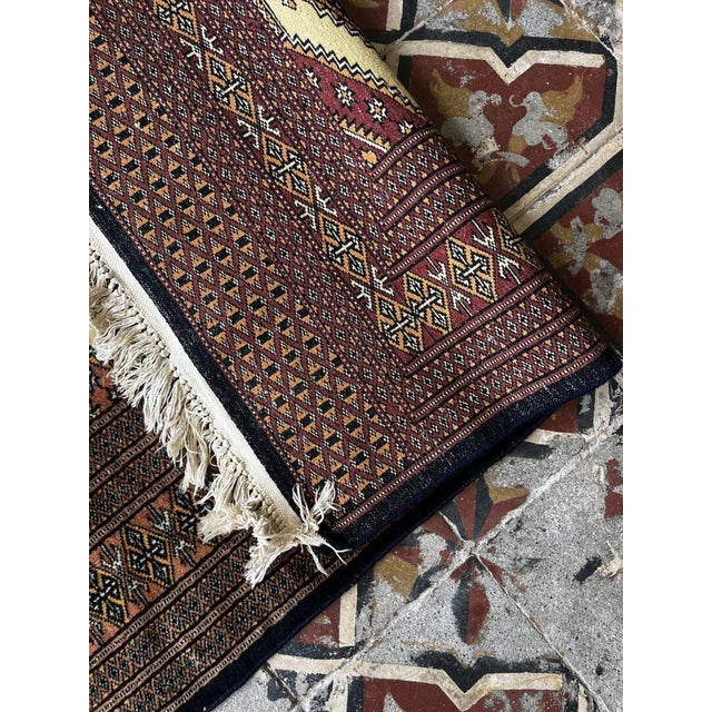 Blue Hand-Knotted Persian Rug in Wool For Sale - Image 8 of 9