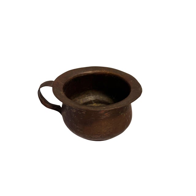 Late 19th Century Antique Hammered Round Copper Bowl With Handle For Sale - Image 5 of 7