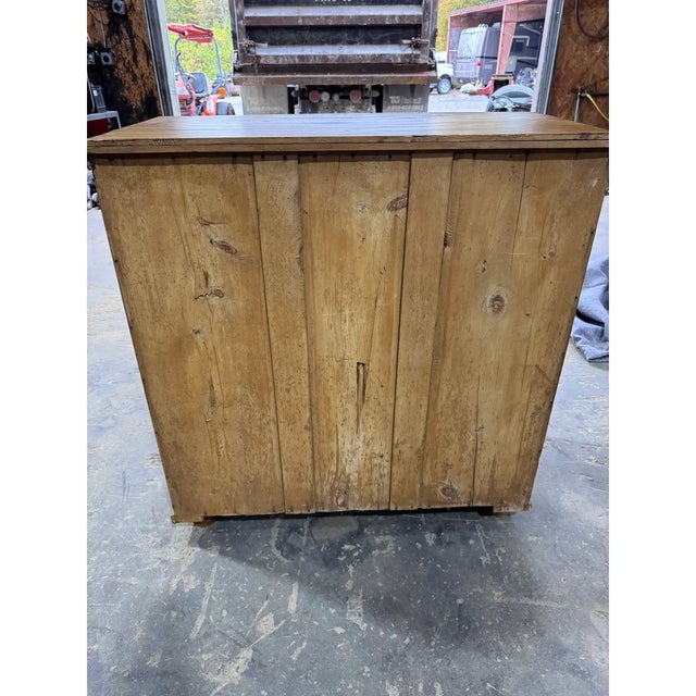 Camel 19th Century English Pine Chest of Drawers For Sale - Image 8 of 11