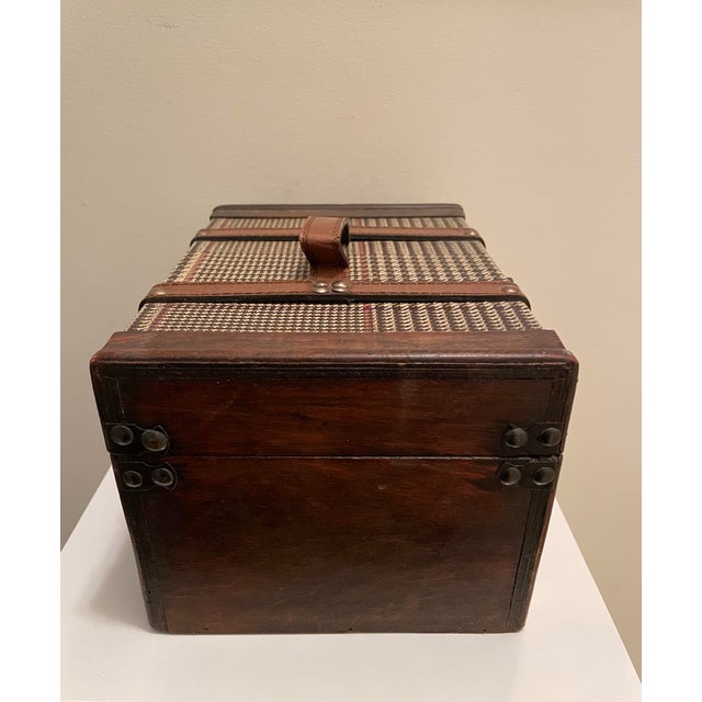 Vintage Leather & Houndstooth Storage Box – Ralph Lauren Style / Equestrian Home Decor For Sale In Chicago - Image 6 of 11