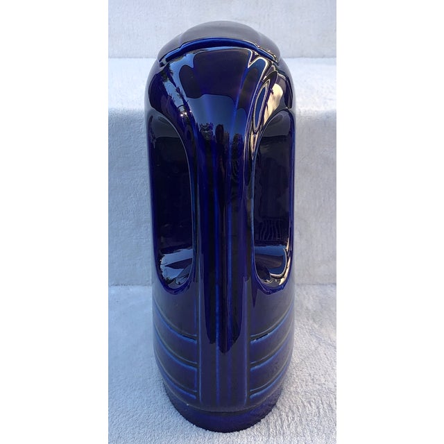 Blue 1950s Cobalt Blue Hercules Pitcher and Lid Exclusively Made for Westinghouse by the Hall China Company For Sale - Image 8 of 10