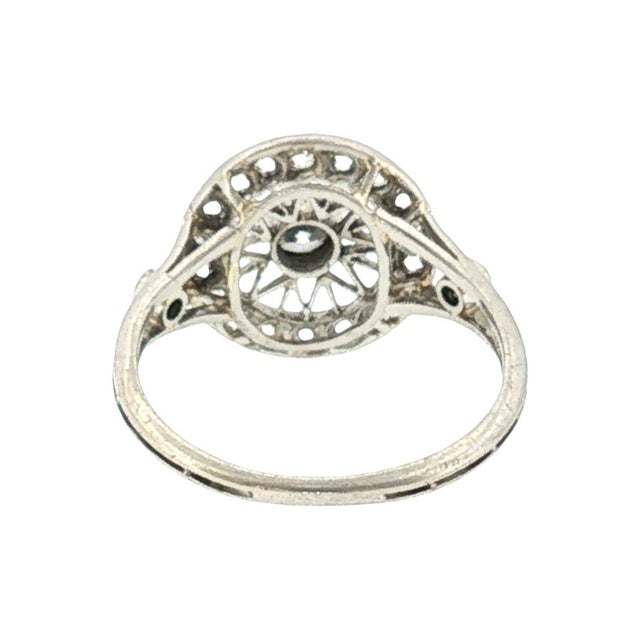 Traditional Early 20th Century Edwardian Platinum Hand-Fabricated 21 Old Mine Cut Diamond Disc Ring, Size 5 For Sale - Image 3 of 4