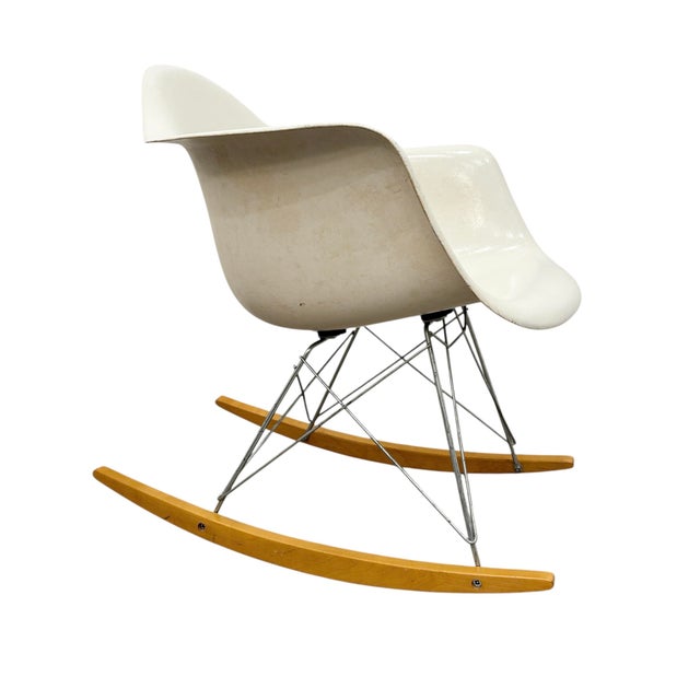 Herman Miller Vintage Herman Miller Eames Fiberglass Rocking Chair (Rar) Mid-Century Modern | Original Shell & Base For Sale - Image 4 of 15