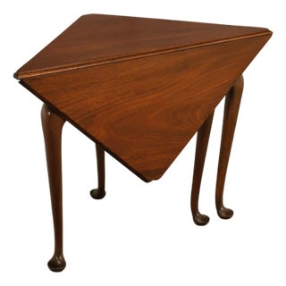 Kittinger Colonial Williamsburg Mahogany Drop-Leaf Napkin Table For Sale