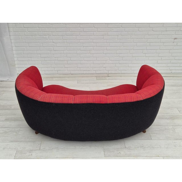 Danish 2-Seater Banana Sofa in Wool & Beech, 1960s For Sale - Image 4 of 18