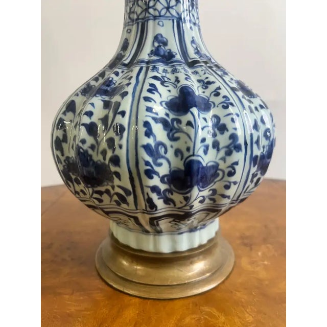 Ceramic Oriental Chinese Ming Dynasty Style Blue & White Table Lamp W Org Shades, a Pair For Sale - Image 7 of 15