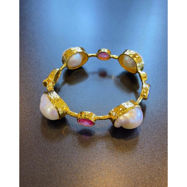 Bochic “Capri” Vintage Ruby & South Sea Pearl Bangle in 18K Gold & Silver For Sale - Image 4 of 18