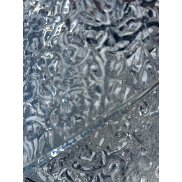 Plastic 1970s Mid-Century Modern Textured "Iceberg" Lucite Ice Bucket – Attributed to Grainware For Sale - Image 7 of 8