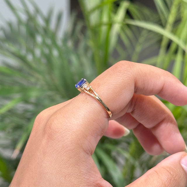 Vintage Style 1.01ct Blue Sapphire Birthstone 14k Gold Diamond Proposal Ring Size 6.5 For Sale In New York - Image 6 of 17