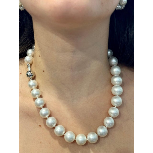 13-16.5mm White South Sea Round Pearl Necklace - AAA Quality, 29 Pieces +Diamond For Sale - Image 13 of 18