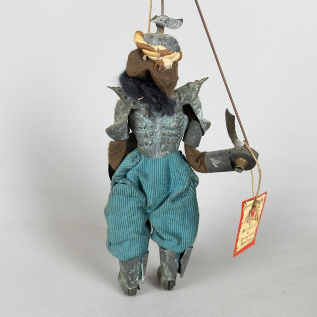 Sicilian Puppet Marionettes in Brass and Wood by Francesco Montoro, 20th Century, Set of 2 For Sale - Image 6 of 12