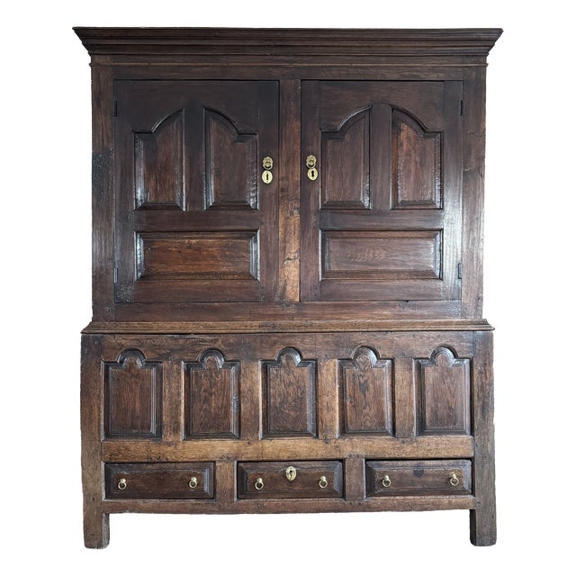 18th Century Georgian Welsh Oak Country Press For Sale