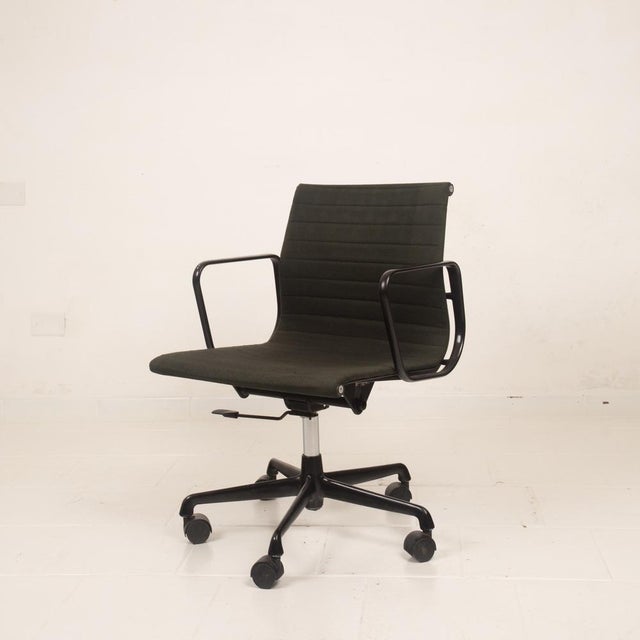 Vintage Black Aluminum Office Chair by Charles & Ray Eames for ICF, 1970s For Sale - Image 10 of 18