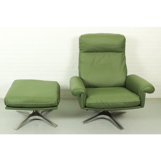 DS-31 High-Back Lounge Chair and Ottoman from de Sede, 1970s, Set of 2 For Sale - Image 4 of 13
