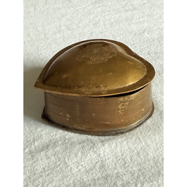 1970s Vintage Brass Heart Hinged Keepsake Box For Sale - Image 5 of 12