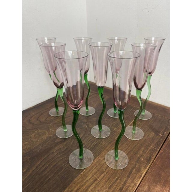 1980s Tulip-Shaped Hand-Blown Glass Champagne Flutes with Twisted Stems, 1980s, Set of 9 For Sale - Image 5 of 12