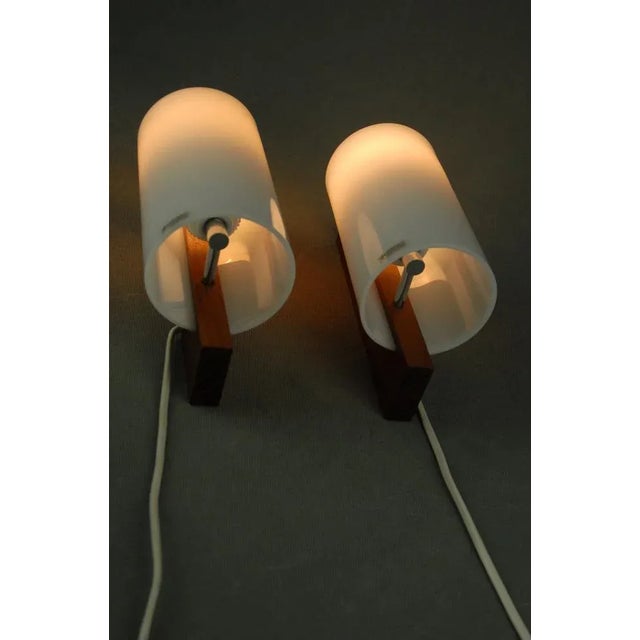Guzzini Italian Acrylic Glass & Teak Wall Lamps by Luigi Massoni for Guzzini, 1960s, Set of 2 For Sale - Image 4 of 10