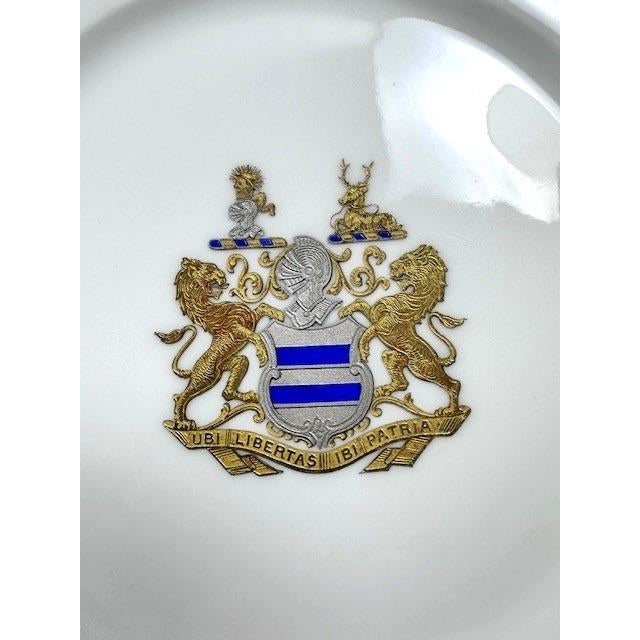 Manufacture de Sevres Mid 19th Century Sèvres Porcelain Château Des Compiegne 1848 Heraldic Armorial Cabinet Plate - Set of 4 For Sale - Image 4 of 9