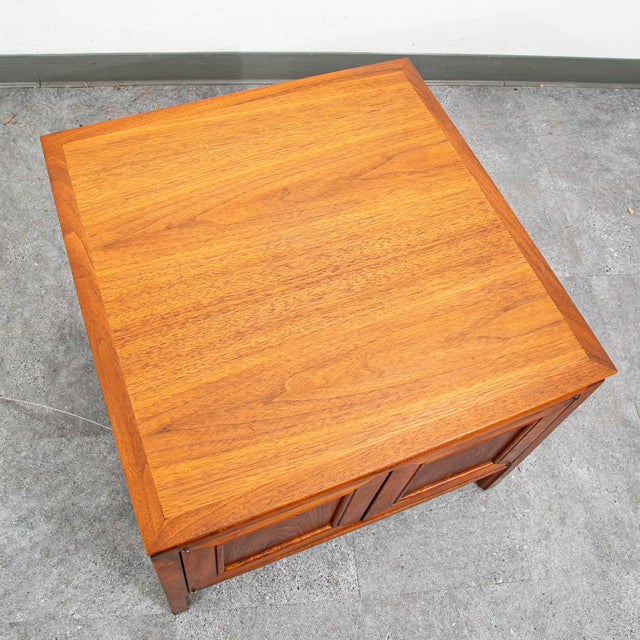 Brown Mid Century Modern End Side Tables Walnut Storage Nightstands Pair Cabinet MCM For Sale - Image 8 of 10