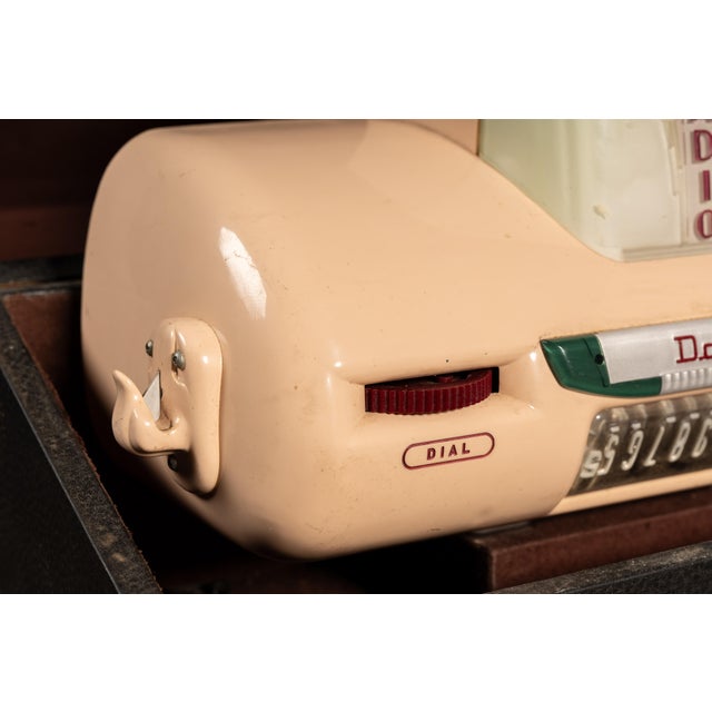 Early 20th Century C. 1950 Salesman Sample Dahlberg Coin-Op Pillow Radio in Case For Sale - Image 5 of 11