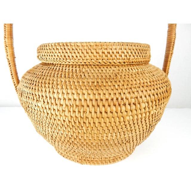 Wood Large Hand-Woven Vintage Basket With Handle and Lid For Sale - Image 7 of 12
