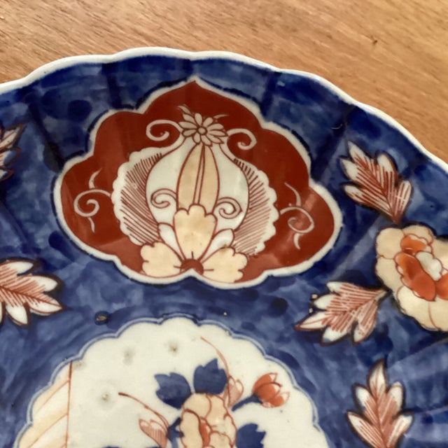 Imari Porcelain Antique Japanese Porcelain Hand Painted Imari Oval Scalloped Platter Circa 1900s For Sale - Image 4 of 12