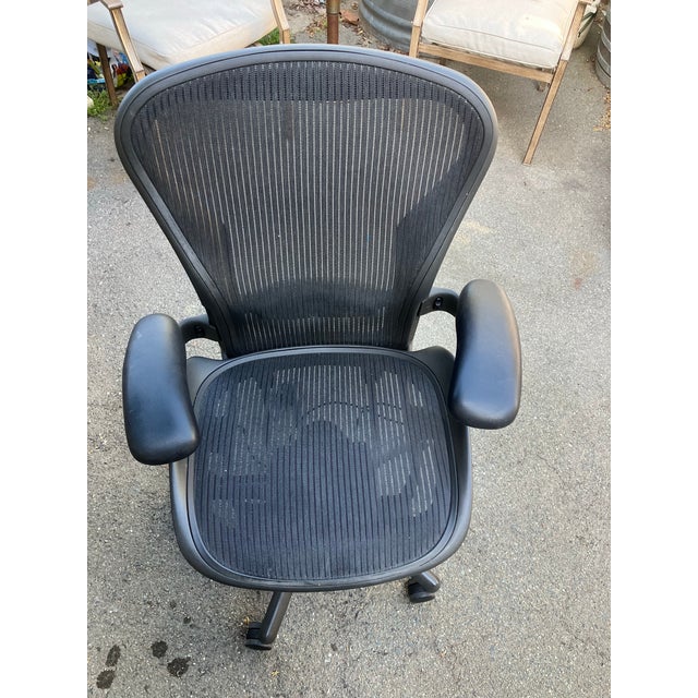 Aeron Herman Miller Iconic Executive Desk Chair Medium Size. Perfect Shape. For Sale - Image 11 of 11