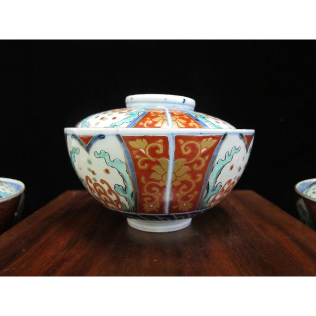 Japanese Imari Porcelain Covered Rice or Soup Bowl With Lid Set of 5 For Sale In Portland, OR - Image 6 of 18