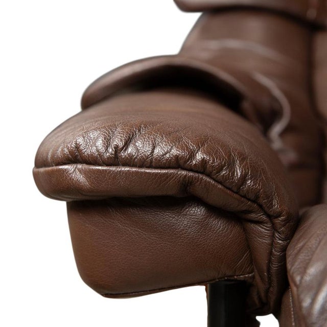 Set of Reno Leather Recliner with Ottoman from Stressless For Sale - Image 6 of 18