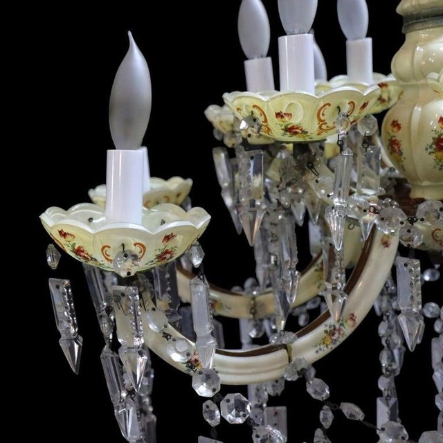 1940s Italian Capodimonte Style Crystal & Hand Painted Porcelain & Glass 12-Light Chandelier For Sale - Image 11 of 11