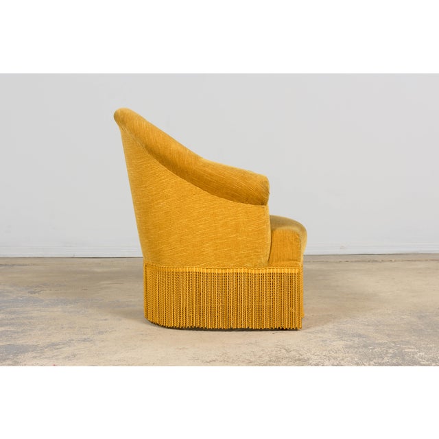 Napoleon III Style Velvet Crapaud Armchair, Provence, 1940 For Sale - Image 9 of 17