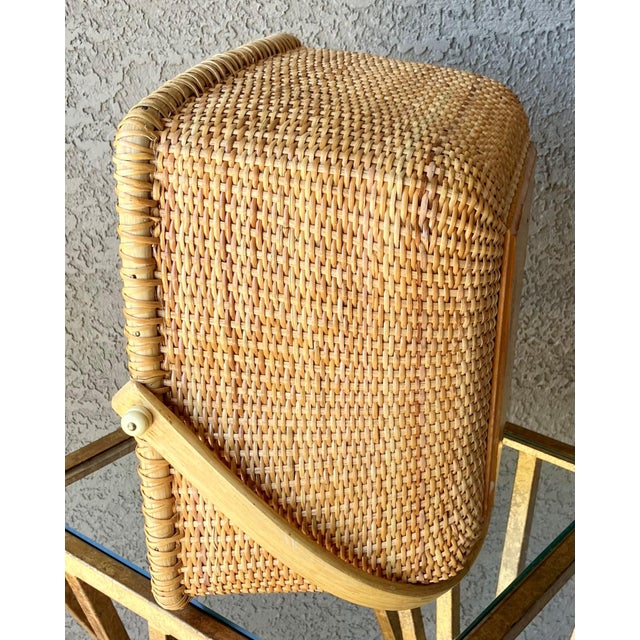 Wood Nantucket-Style Late 20th-Century Sewing Basket With Pocketed Interior Drawstring Liner For Sale - Image 7 of 12