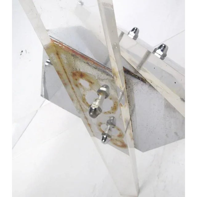 1970s Mid-Century Coffee Table in Lucite and Chrome For Sale - Image 5 of 6