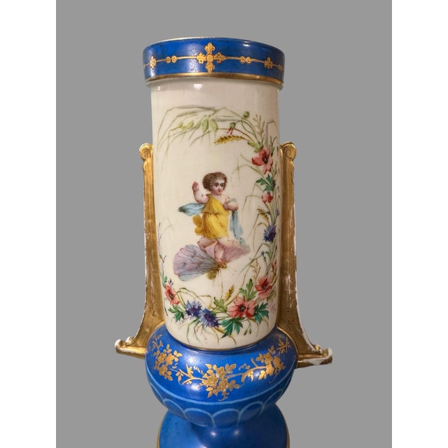 Old Paris Antique Victorian Hand Painted Floral & Gilt Decorated Old Paris Porcelain 12.5" Vase For Sale - Image 4 of 8