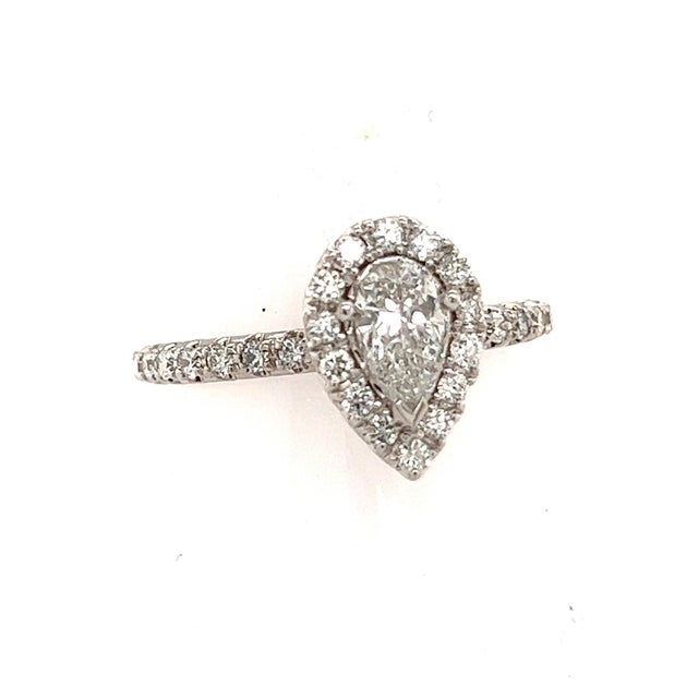 Traditional Diamond Engagement Ring 14k White Gold 0.90 TCW Certified For Sale - Image 3 of 11