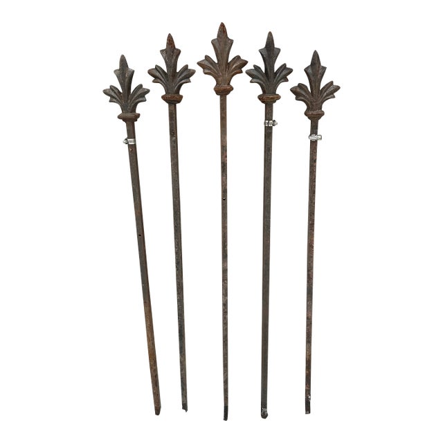 Late 19th Century Victorian Fleur-De-Lis or Starburst Topped Fence Posts - Set of 5 For Sale