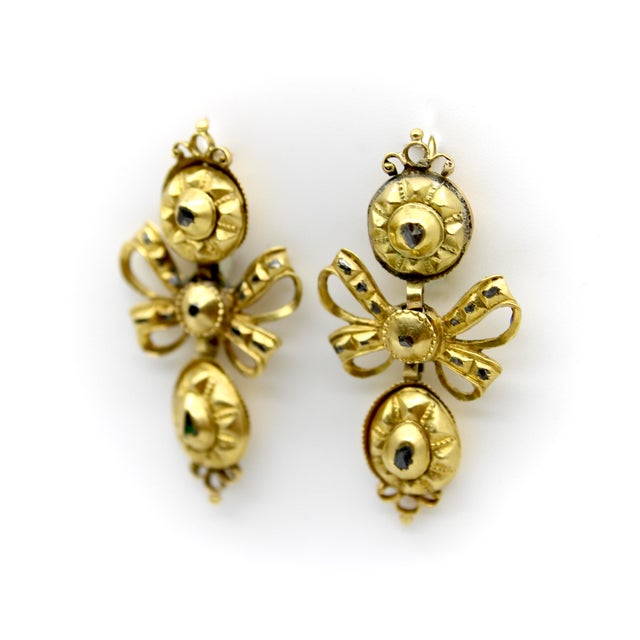 Traditional Late 18th Century Georgian Iberian 21k Gold Pendeloque Diamond Earrings, A Pair For Sale - Image 3 of 9