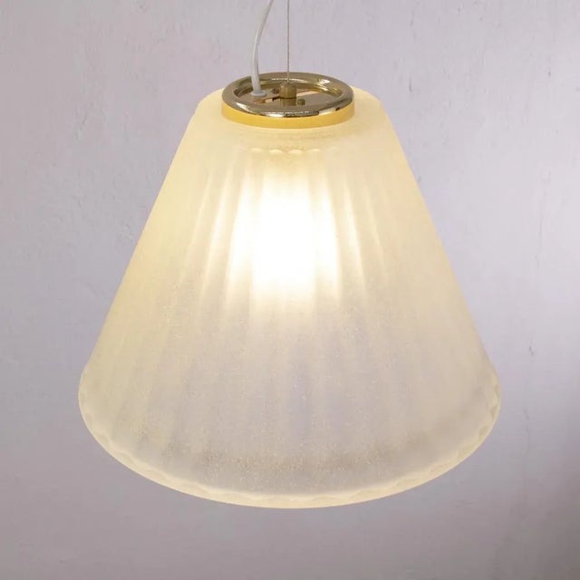 1980s Italian Pendant Lamp in White Murano Acid Glass with Gold Powder, 1980s For Sale - Image 5 of 12