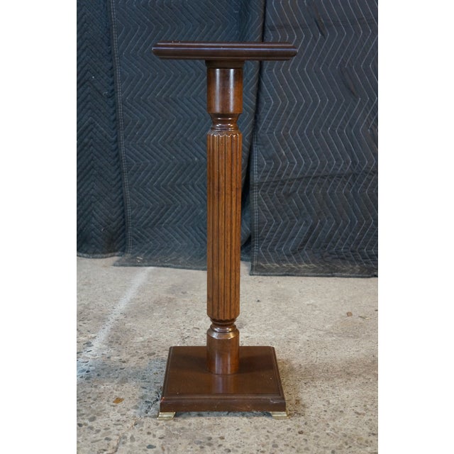 Late 20th Century Bombay Company Victorian Revival Mahogany Sculpture Plant Stand Pedestal Table For Sale - Image 5 of 17