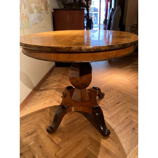 Antique Biedermeier Italian Burl Walnut and Maple Oval Dining Table with Faceted Pedestal, 1800s For Sale - Image 6 of 17