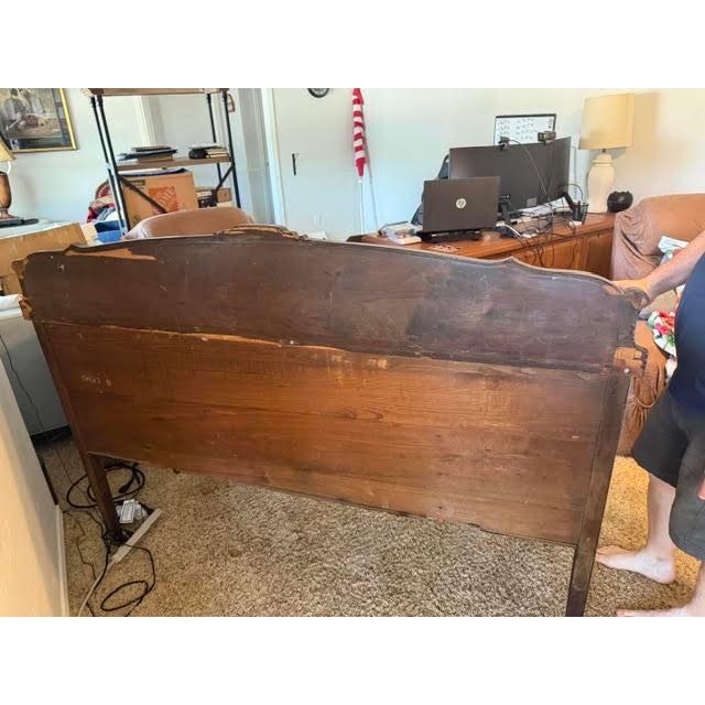 Traditional 1920s Queen Anne Revival Mahogany-Toned Buffet Sideboard With Mirror For Sale - Image 3 of 7
