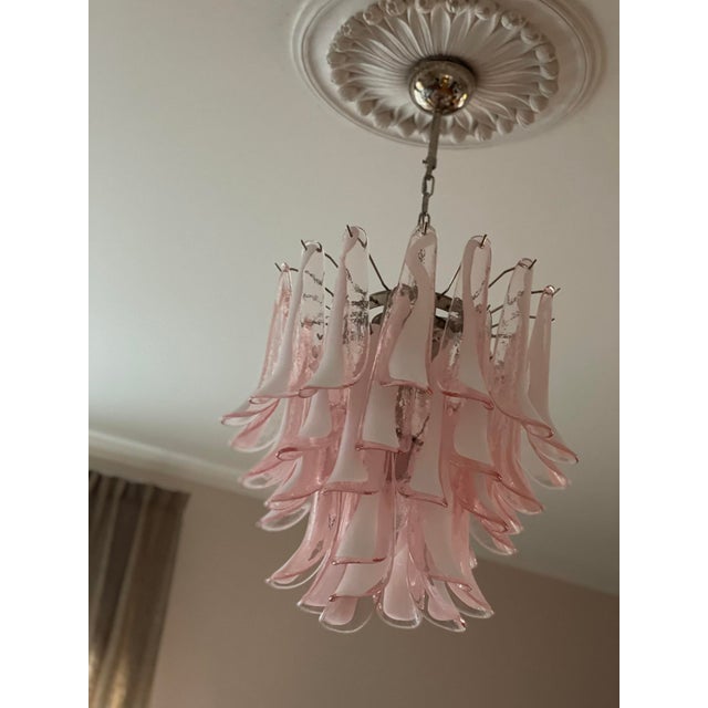 Pink Murano Glass Chandelier in the style of Mazzega For Sale - Image 5 of 10