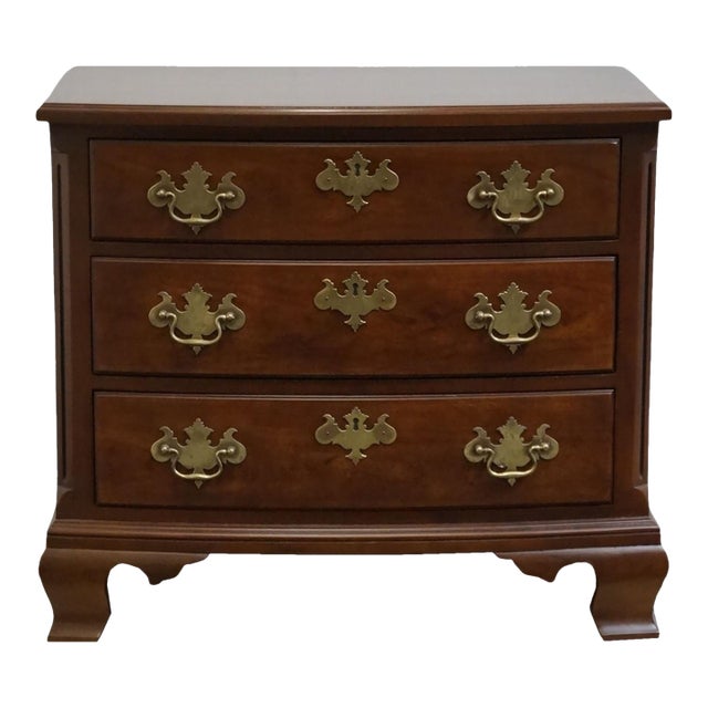 Late 20th Century Henredon Furniture Salem Collection Solid Mahogany Traditional Style 28" Three Nightstand 5501-06 For Sale