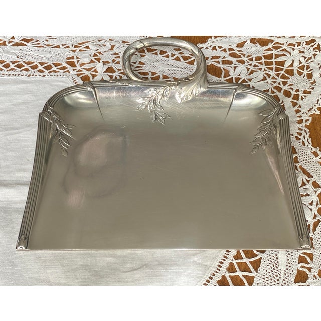 Louis XVI Style Dustpan and Knife in Silver-Plated Metal with Crossed Ribbon Pattern from Christofle Gallia, France, 1900s, Set of 2 For Sale - Image 4 of 8