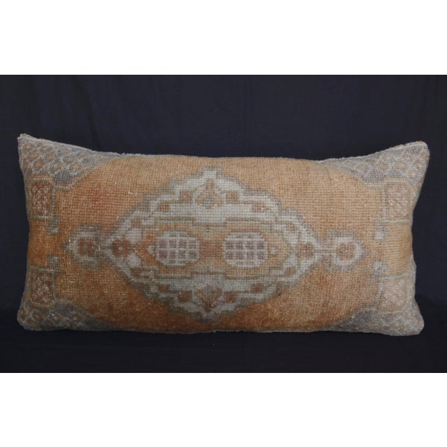 Here i am listing a 100% Handmade double knotted rug pillow cover, made from Vintage Oushak carpet rug. This’s a modern...