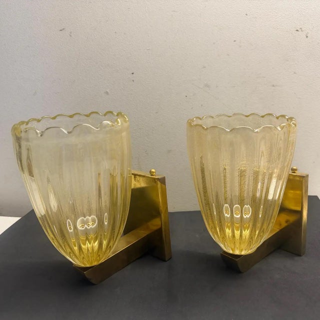 Metal Two 1990s Barovier Style Mid-Century Modern Murano Glass and Brass Wall Sconces For Sale - Image 7 of 16