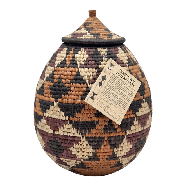 Large 16" Authentic Handwoven Zulu Lidded Wedding Basket / Ukhamba With Tag For Sale