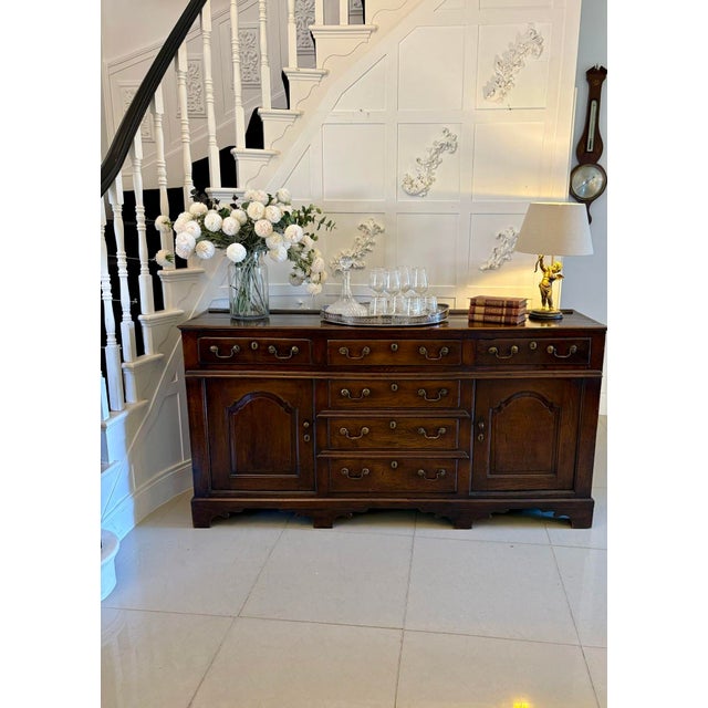 Antique George III Welsh Sideboard in Oak, 1750 For Sale - Image 4 of 11